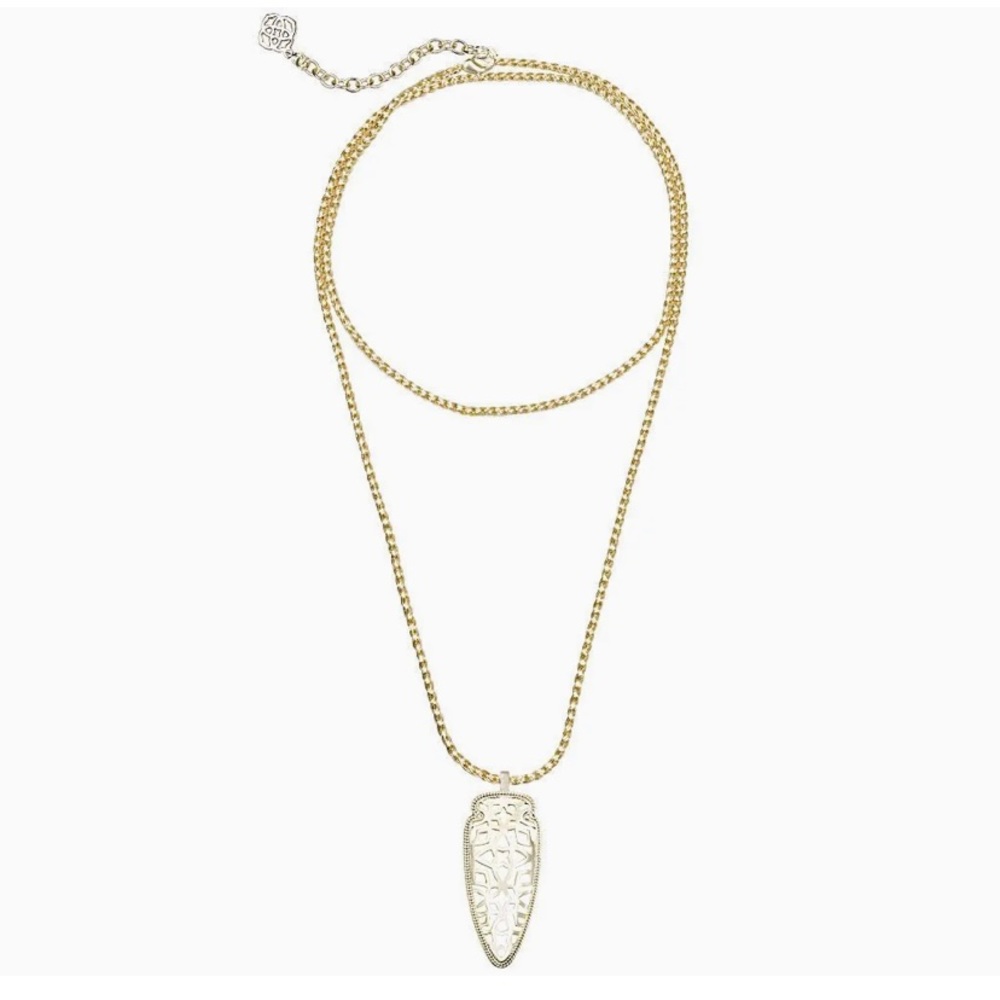 Kendra Scott Sienna Arrowhead Pendant Necklace in Gold